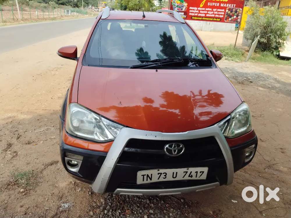 **toyota Etios Liva Cross 2015 – Sporty Orange – Excellent Condition**