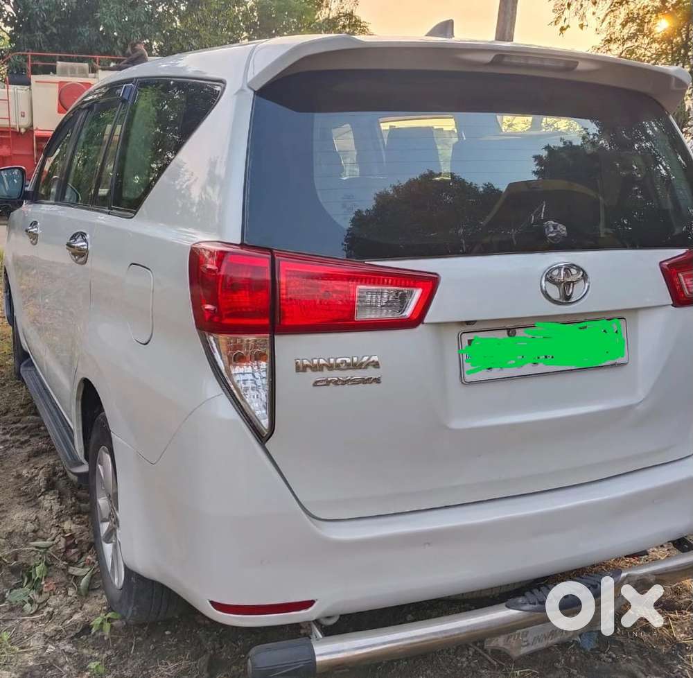Toyota Innova Crysta (v) 2019