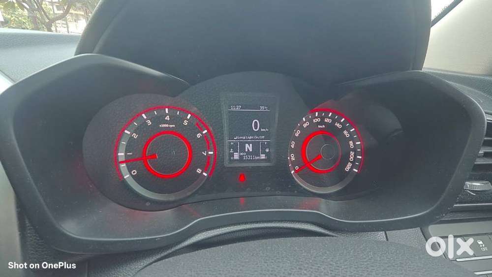 Mahindra Xuv300 W8 1.2 Petrol Dual Tone, 2025, Petrol