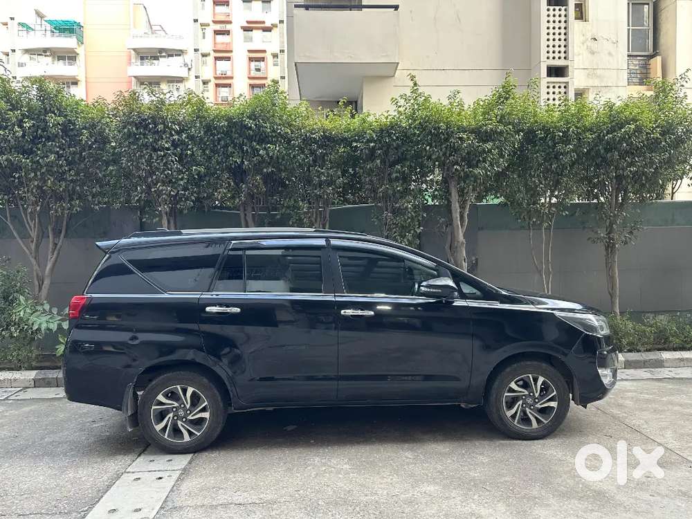 Toyota Innova Crysta 2024