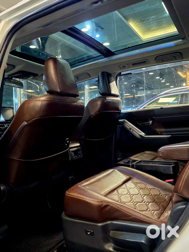 Toyota Innova Hycross 2.0 Zx Hybrid 7 Str, 2023, Cng & Hybrids