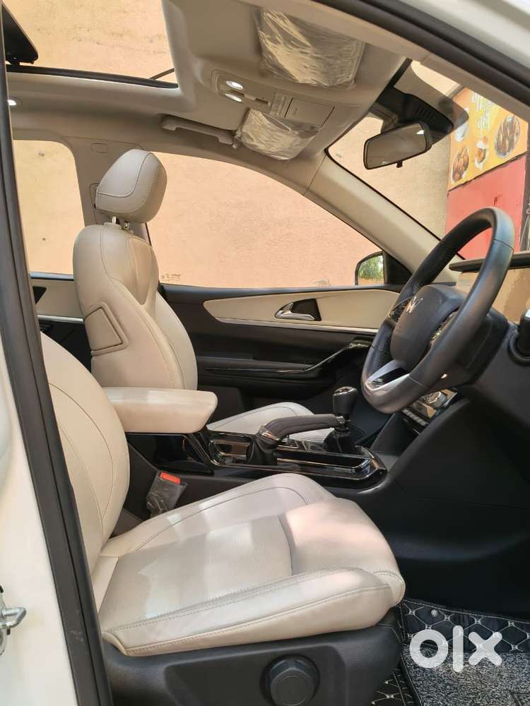 Mahindra Xuv700 2.2 Ax 7 Diesel Mt Str, 2024, Diesel