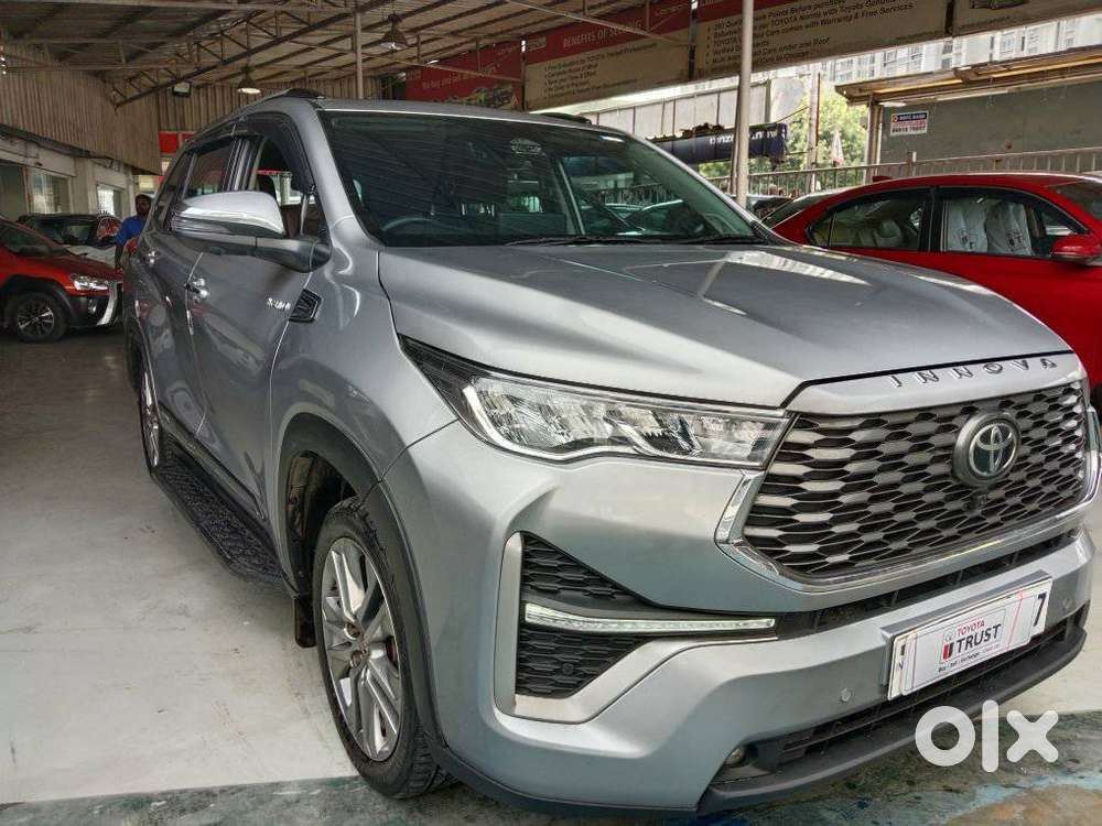Toyota Innova Hycross, 2023, Petrol