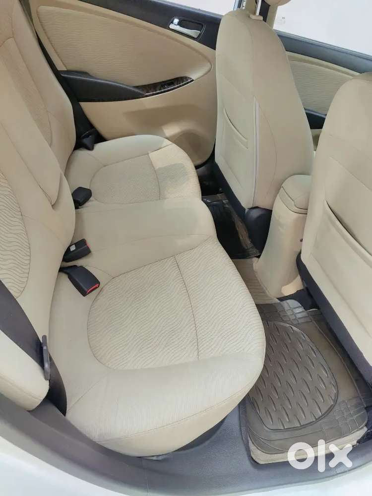 Hyundai Fluidic Verna 2011 Petrol 80000 Km Driven All Alloy Top Model