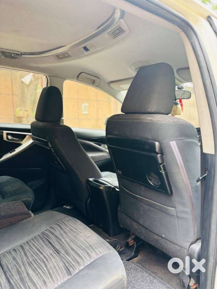 Toyota Innova Crysta 2.4 V 7 Str, 2016, Diesel