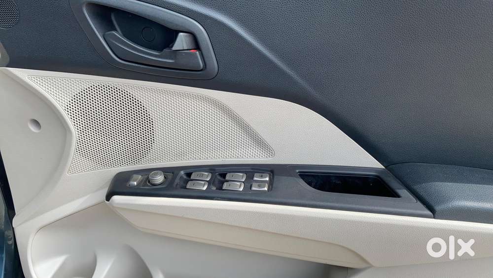 Mahindra Xuv300 1.2 W6 Amt Petrol, 2021, Petrol