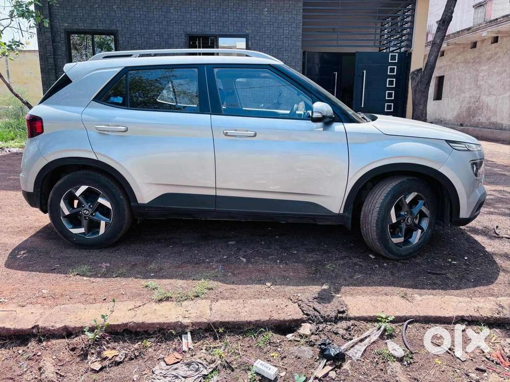 Hyundai Venue Petrol 2019