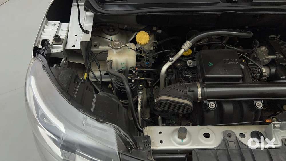 Renault Triber Rxz, 2023, Petrol