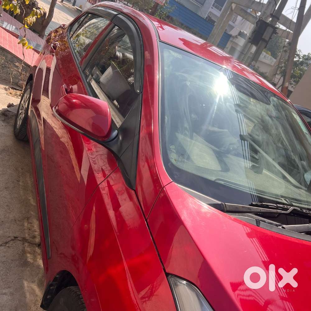 Selling Well Maintained Xcent (urgent)