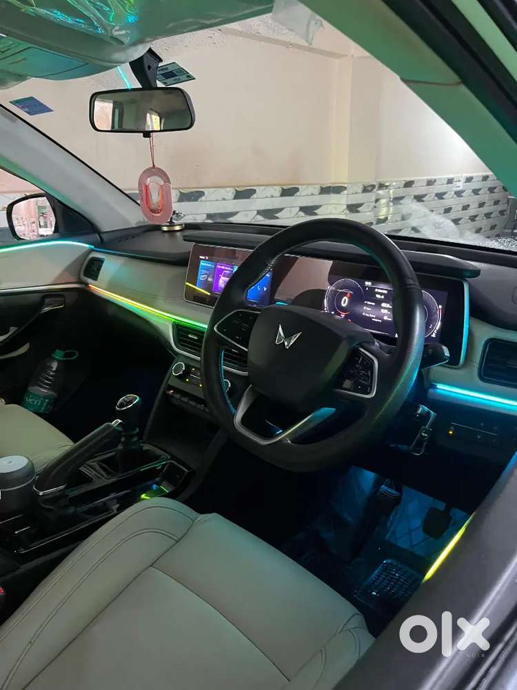 Mahindra Xuv700 2022 Petrol 22000 Km Driven