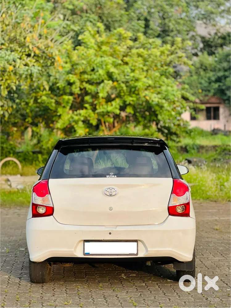 Toyota Etios Liva 2015 Model Diesel 175000 Km Driven Re Register