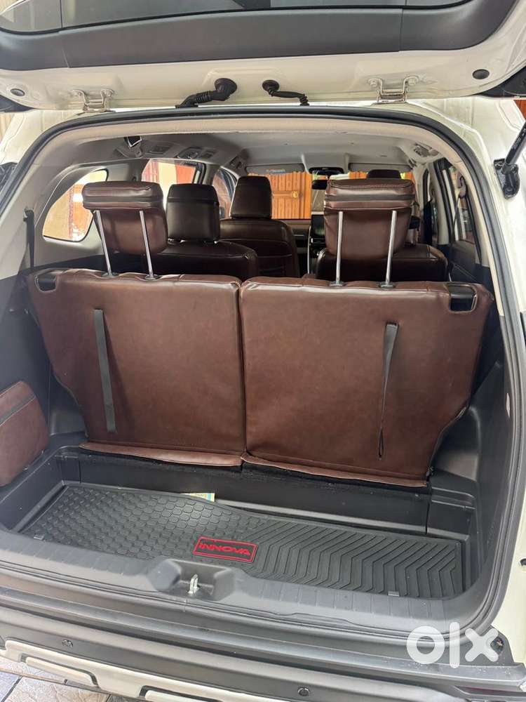 Toyota Innova Hycross 2024