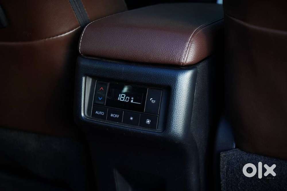 Toyota Innova Hycross 2.0 Zx Hybrid 7 Str, 2023, Petrol