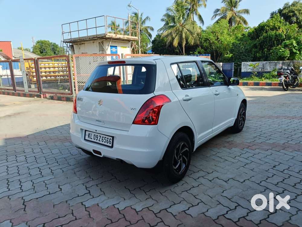 Maruti Suzuki Swift Vxi 1.2 Abs Bs-iv, 2010, Petrol