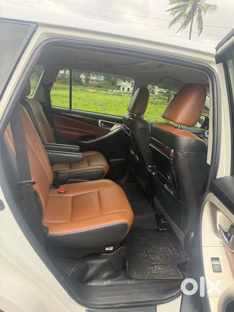 Toyota Innova Crysta Diesel 2022