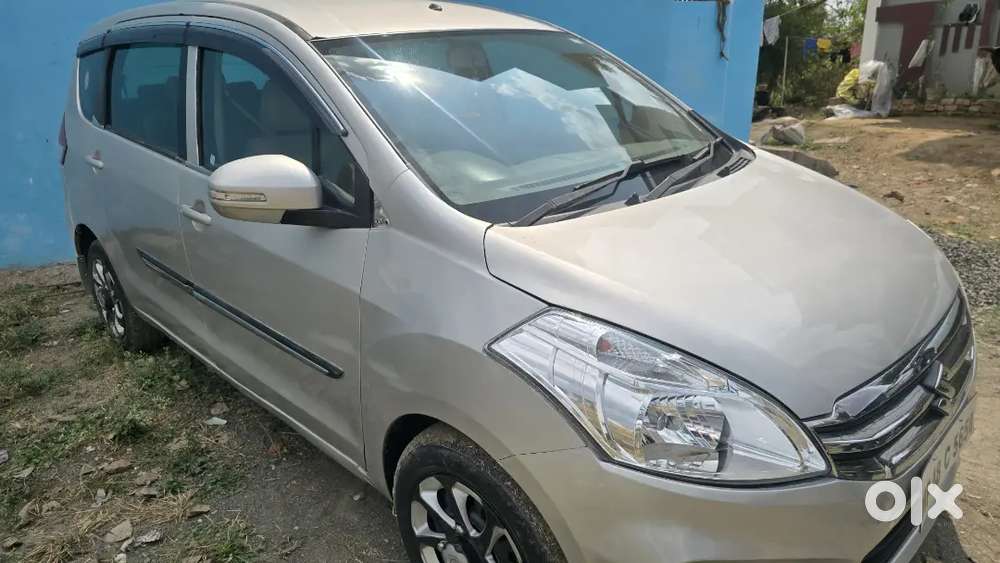 टायर बैटरी नई है सिंगल हेंड है कभी बुकिंग पर नही चलाई गई है