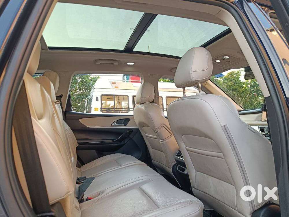 Mahindra Xuv700 2.0 Ax 7 Petrol At Luxury Pack Str, 2023, Petrol