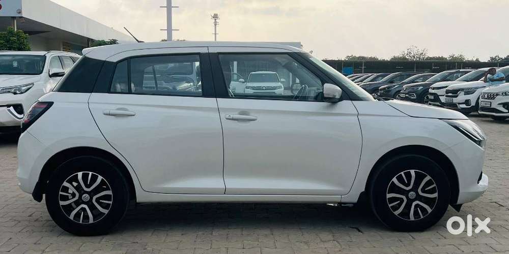 Maruti Suzuki Swift Vxi + Manual, 2024, Petrol