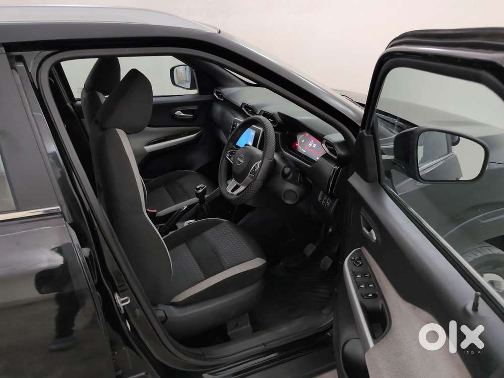 Nissan Magnite 1.0 Xv Premium, 2023, Petrol
