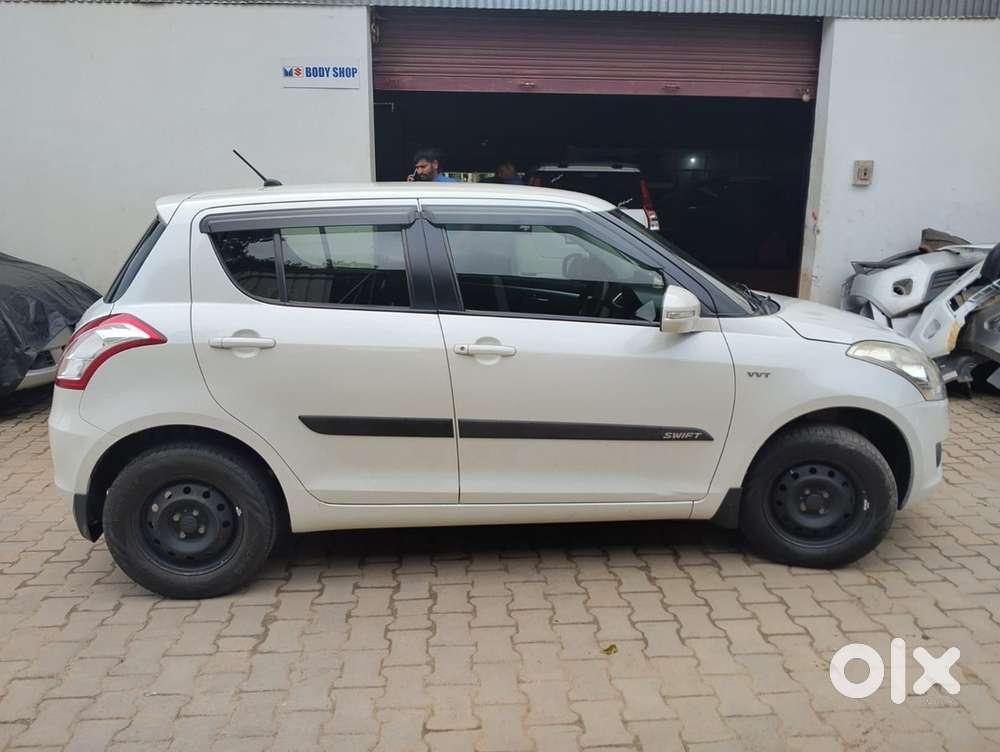 Mint Condition 2014 Swift Vxi 1.2l , Showroom Service History Avilable