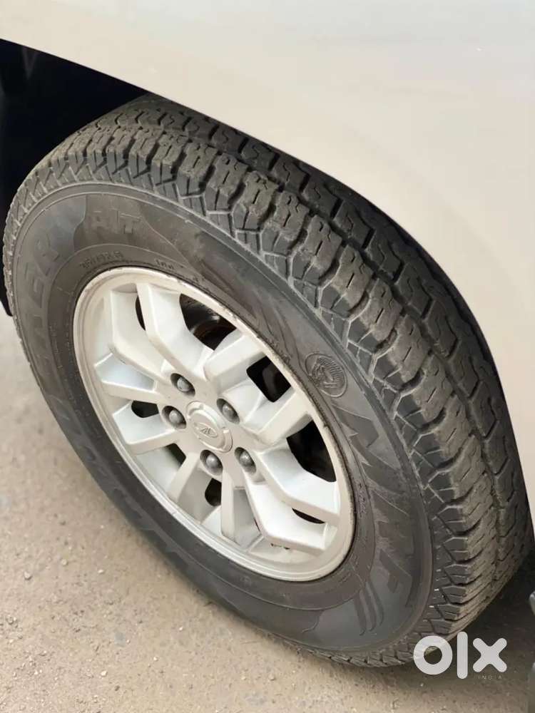 Mahindra Tuv 300 2017