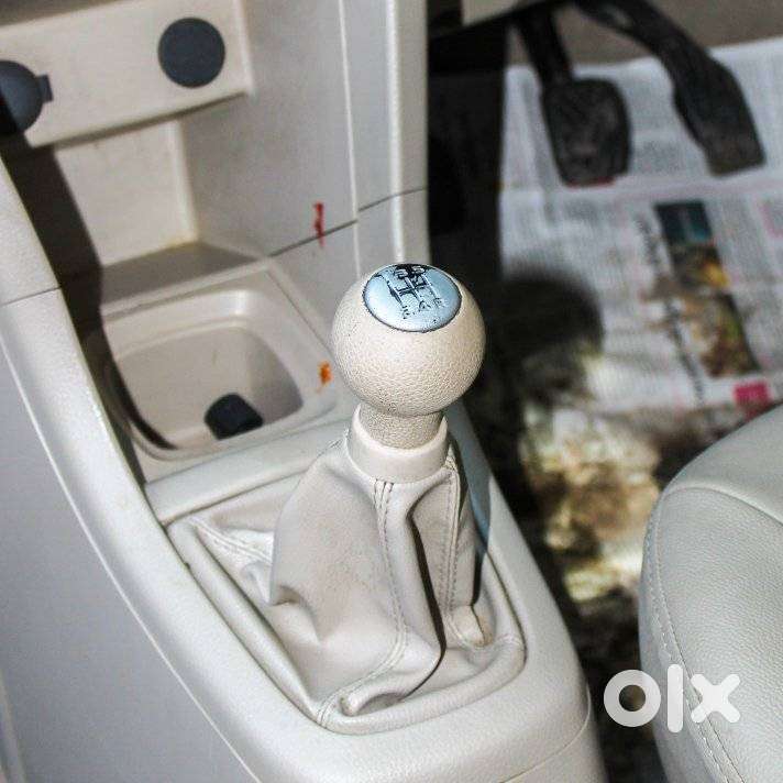 Maruti Suzuki Ertiga Vxi At Petrol, 2014, Petrol