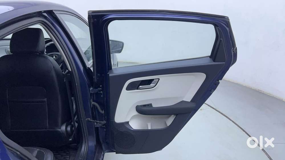 Tata Altroz 1.2 Xza Plus, 2022, Petrol