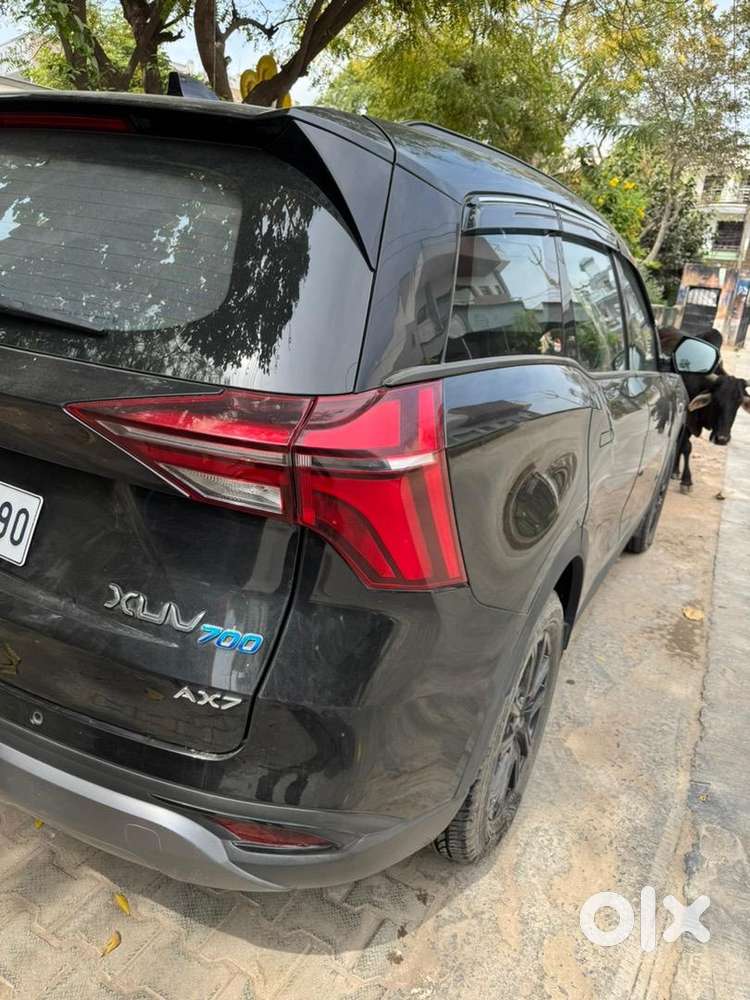 Mahindra Xuv700 2024 Petrol Well Maintained