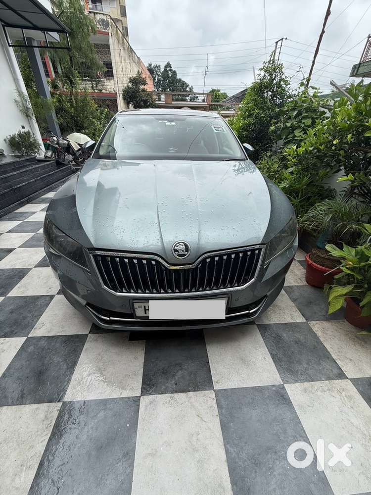 Skoda Superb 2017 Petrol Well Maintained