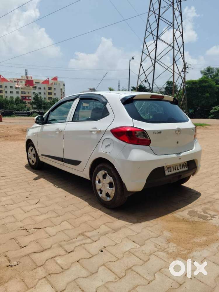 Tata Tiago 1.2 Revotron Xt (o), 2017, Petrol