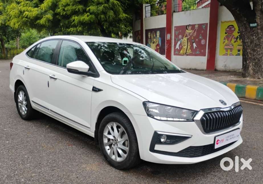 Skoda Slavia Ambition 1.0l Tsi At, 2023, Petrol
