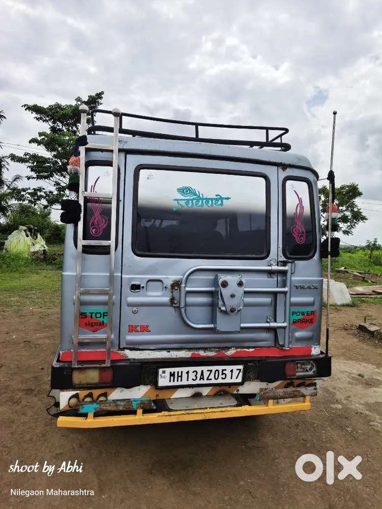 Force Motors Trax Cruiser 2011 कार