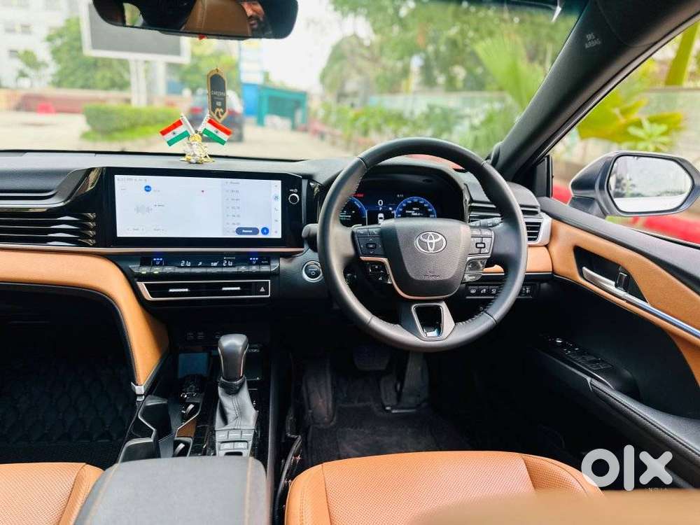 Toyota Camry Hybrid, 2026, Petrol