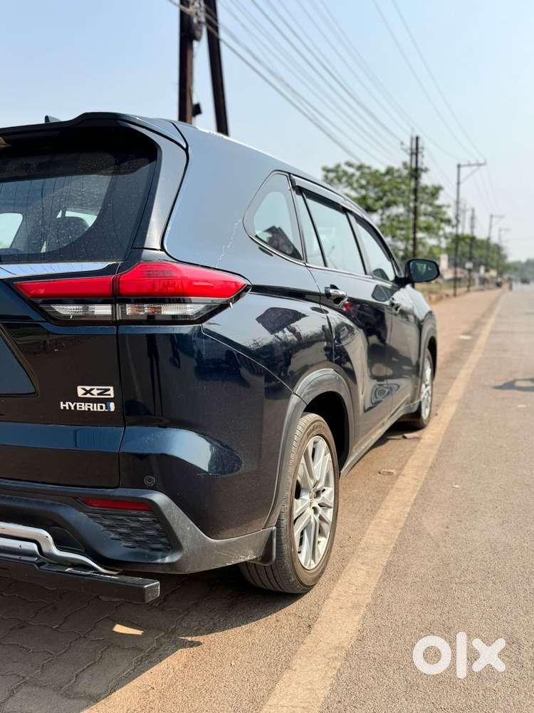 Toyota Innova Hycross 2.0 Zx Hybrid 7 Str, 2023, Petrol