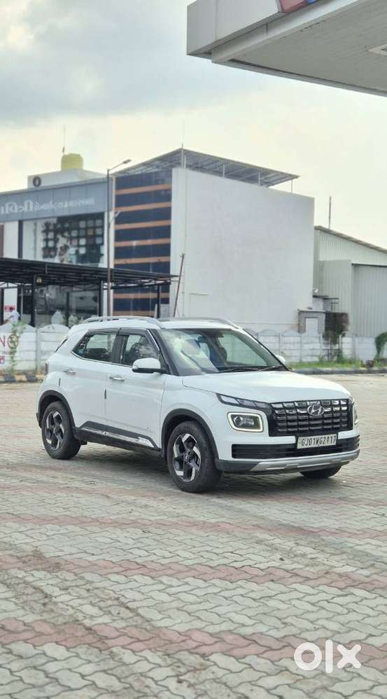 Hyundai Venue Sx (o) Mt 1.5 Diesel, 2022, Diesel