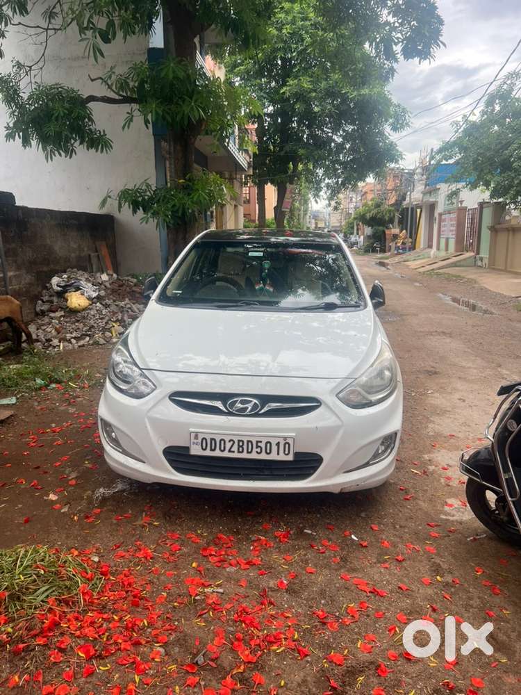 Hyundai Fluidic Verna 2011