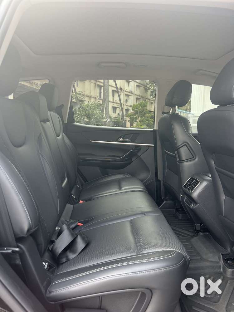 Mahindra Xuv700 2.2 Ax 7 Diesel At Str, 2025, Diesel