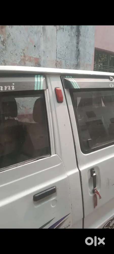 Maruti Suzuki Omni 5 Str 2012