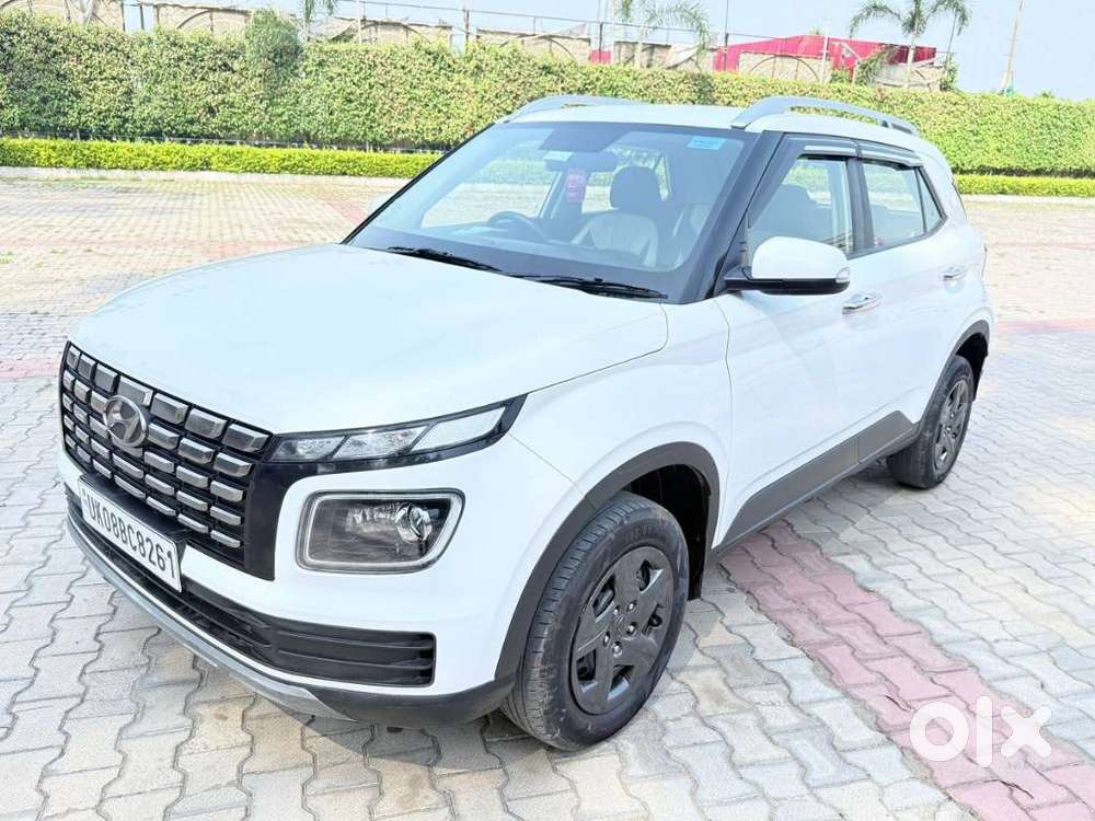 Hyundai Venue 1.2 S (o), 2023, Petrol