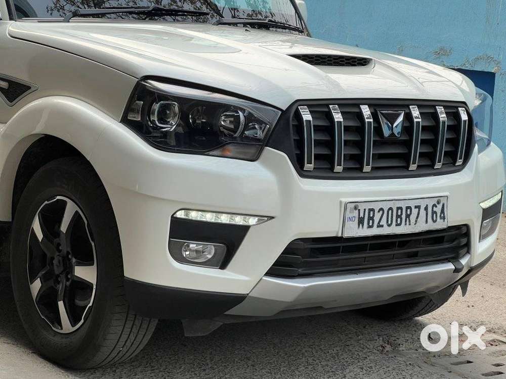 Mahindra Scorpio S11 Mt 7s, 2023, Petrol