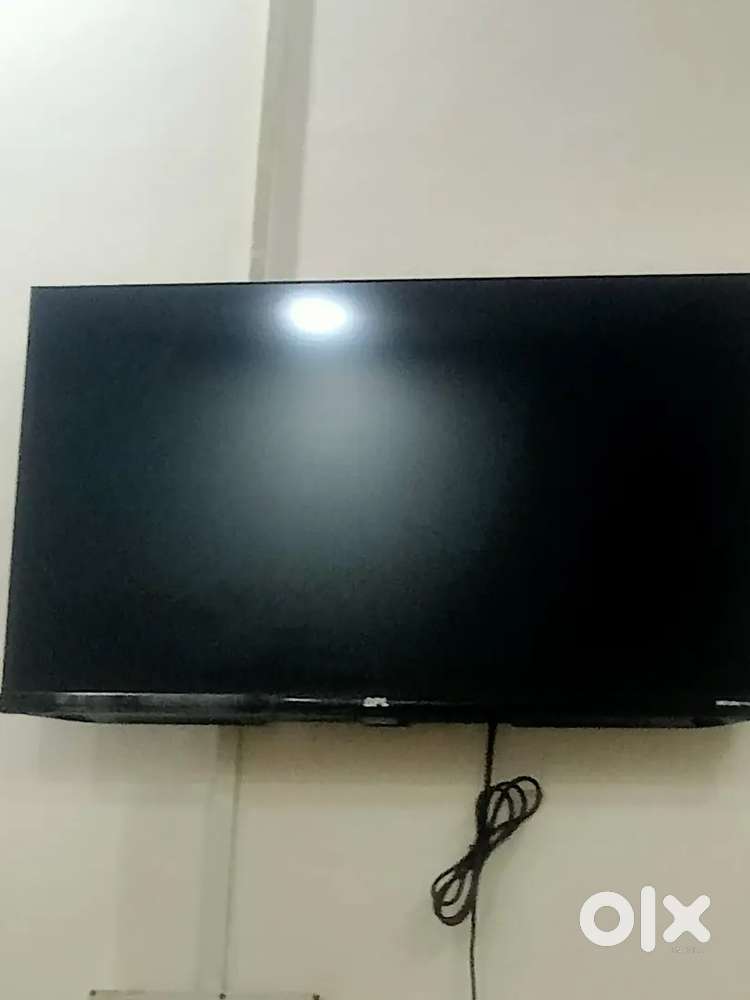 B.p.l led 32 inch av 8 s 10 month old h mere pass kisi