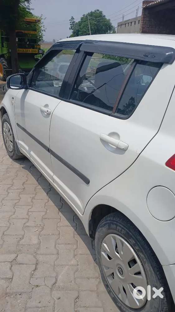 Maruti Suzuki Swift 2011 Petrol 90000 Km Driven