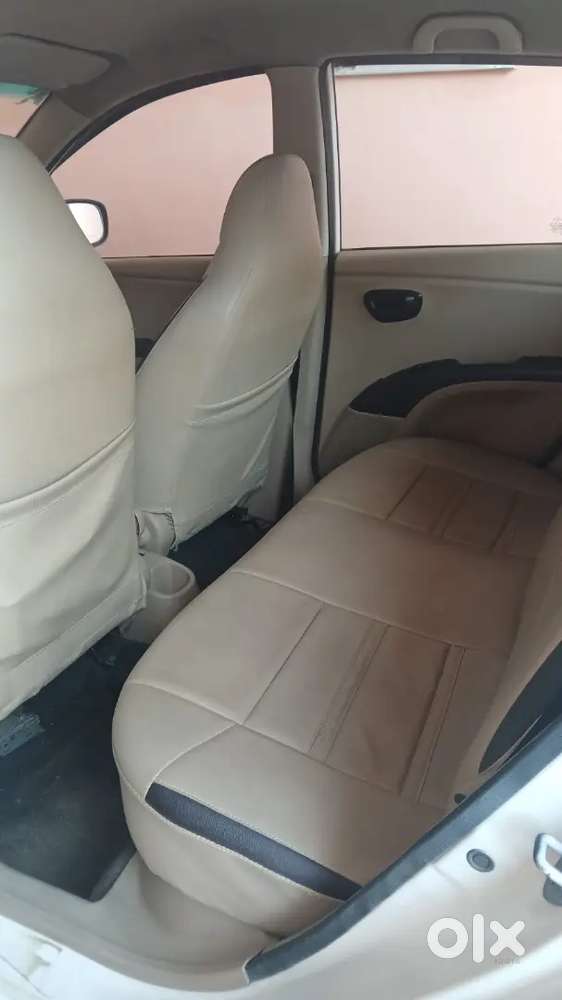 Hyundai Aura E Petrol 2010