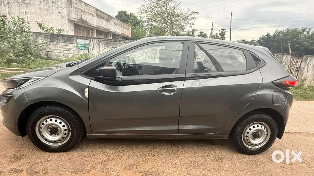 Tata Altroz 1.2 Plus 2021