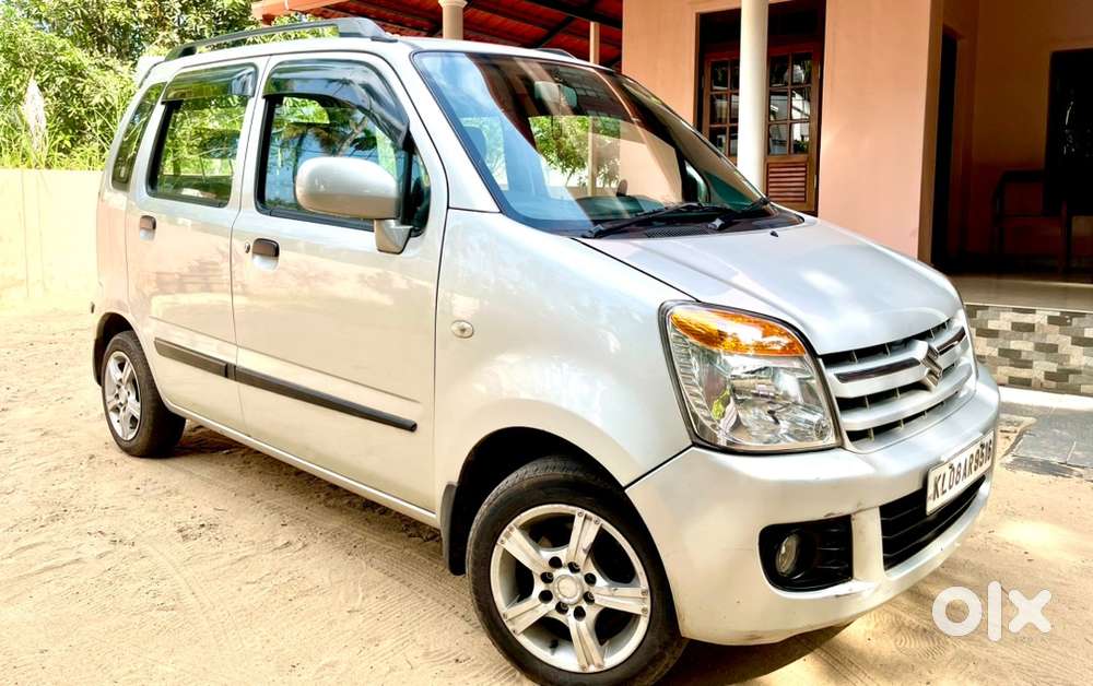Showroom Condition,single Owner Wagonr Vxi ,full Showroom Service