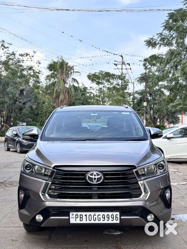 Toyota Innova Crysta 2.8z Automatic, 2017, Diesel
