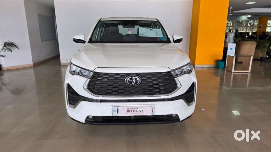 Toyota Innova Hycross 2.0 Zx (o) Hybrid 7 Str, 2023, Petrol