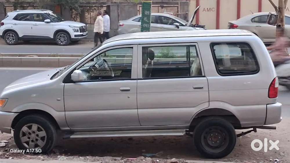 Chevrolet Tavera Neo 2014