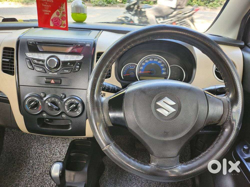 Maruti Suzuki Wagon R 1.0 Vxi Plus Amt, 2017, Cng & Hybrids