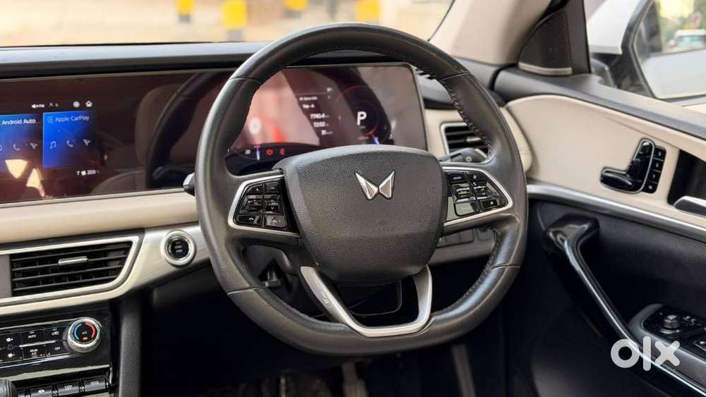 Mahindra Xuv700 2.2 Ax 7 Diesel At Luxury Pack Str, 2022, Diesel